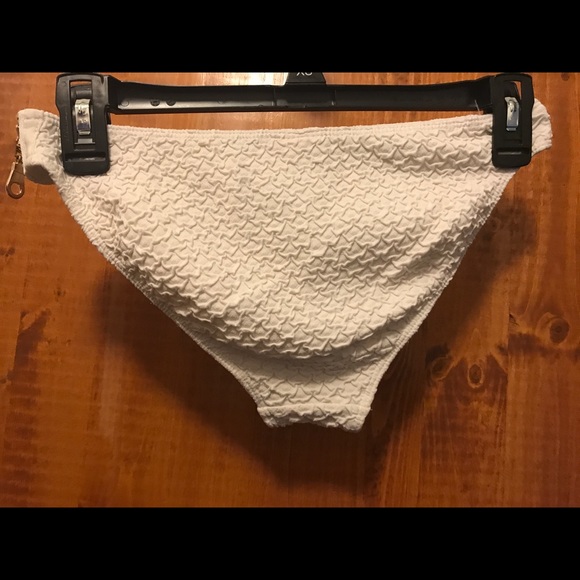🌺Old Navy XS navy bikini top and H&M white bottom - Picture 4 of 4